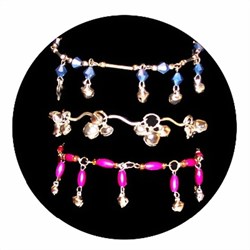Bild von Fußkette silberfarbig mit bunten Perlen