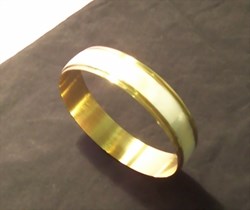 Zeige Details für Armreifen Perlmutt auf Messing Bild von Armreifen Perlmutt auf Messing