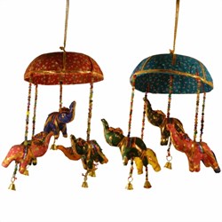 Zeige Details für Mobile mit Elefanten am Schirm Bild von Mobile mit Elefanten am Schirm